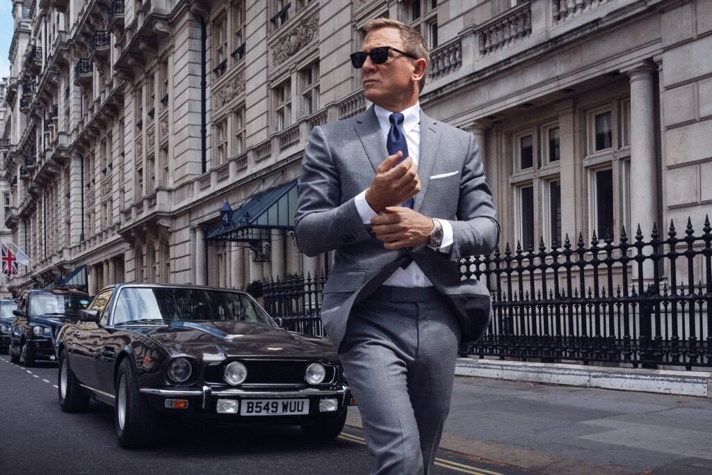 Who Is The Next 007? Fans Can’t Stop Talking About This James Bond Star’s Return! 9 James Bond
