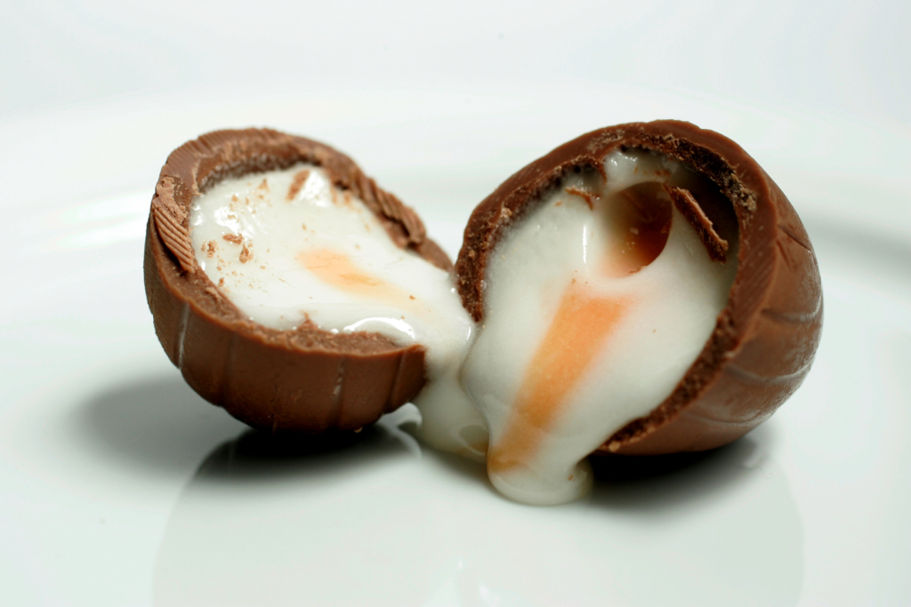 Cadbury Finally Reveals What’s Really Inside A Creme Egg After Fans Were Questioning! 3 Cadbury
