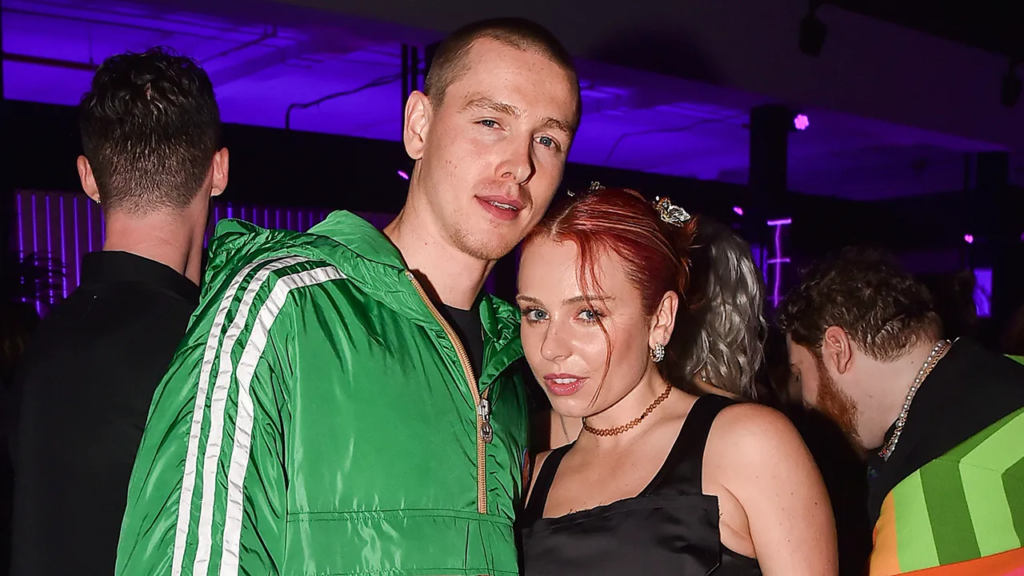 Is The Relationship Between Harris Dickinson and Rose Gray Finally Over! Why Are They Keeping It So Private? 5 image 617