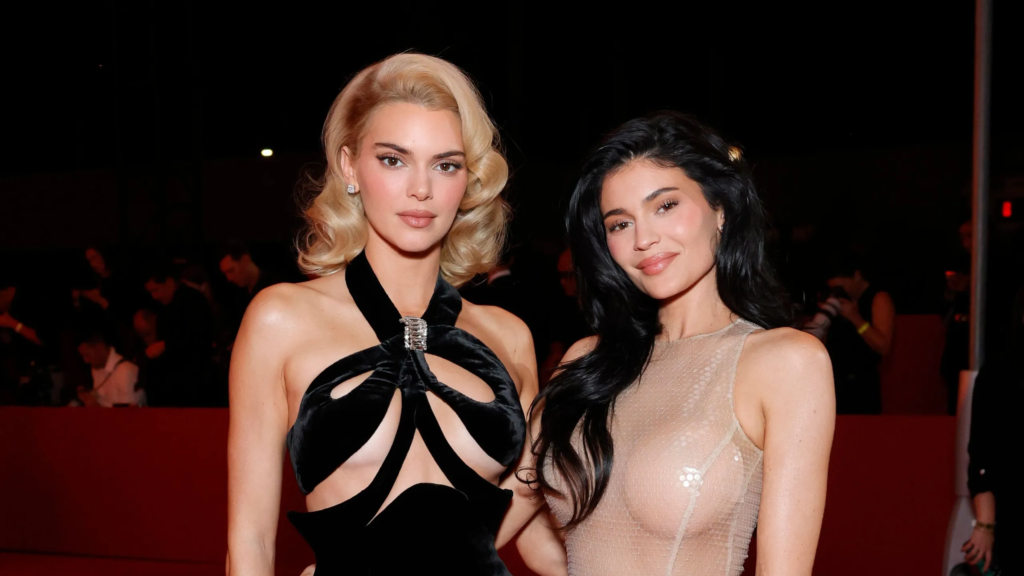 Kylie Jenner Claims She's 'Better' Than Kendall With A List Of Receipts! 3 image 870