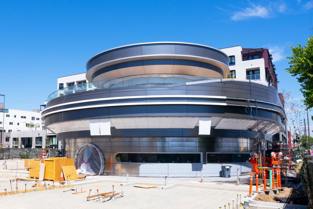 Elon Musk’s Vision for the Perfect Hollywood Experience in Tesla’s High-Tech Diner! 2 image 978